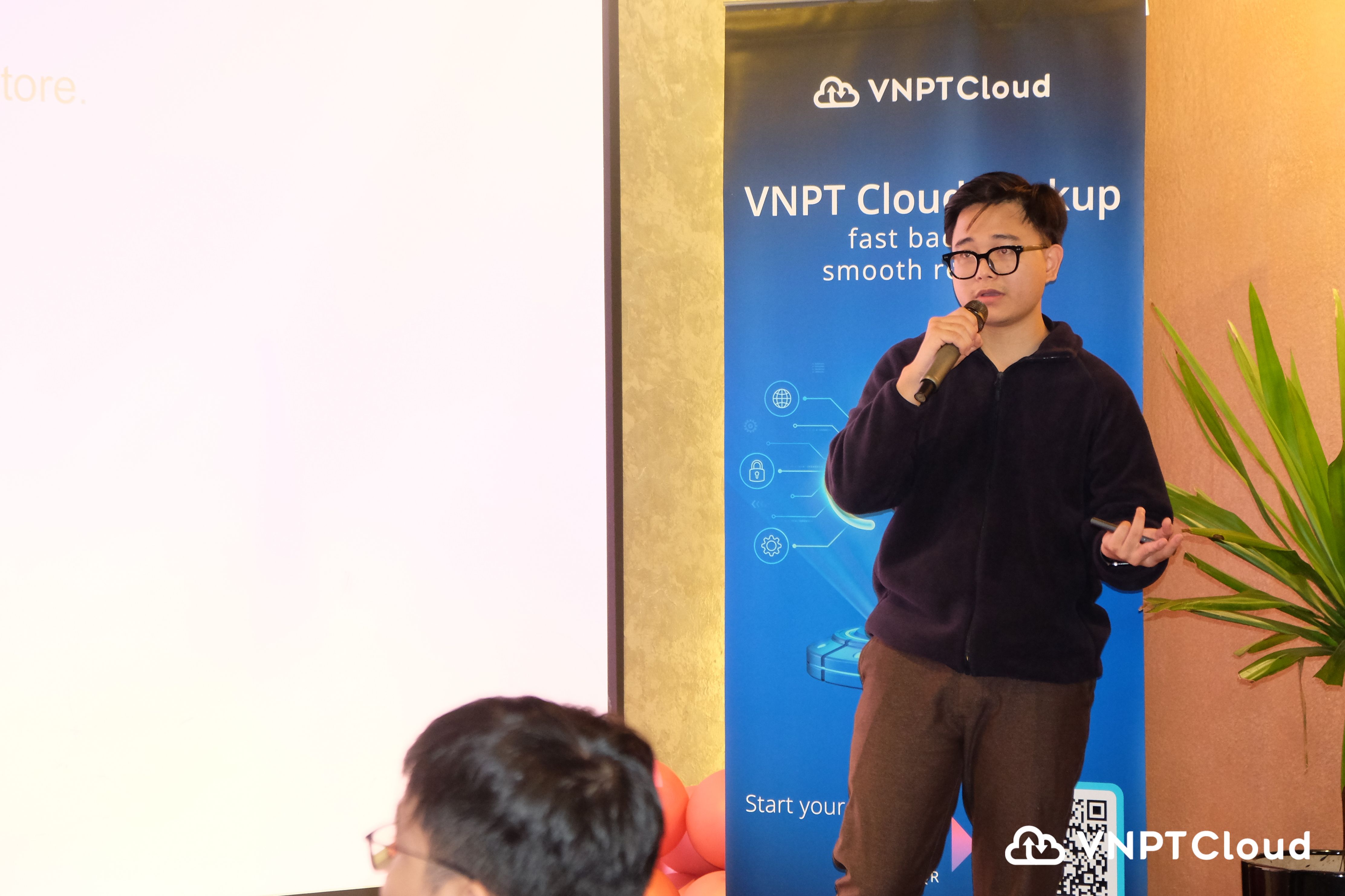 Diễn giả Đỗ Anh Tú tại VNPT Cloud Workshop